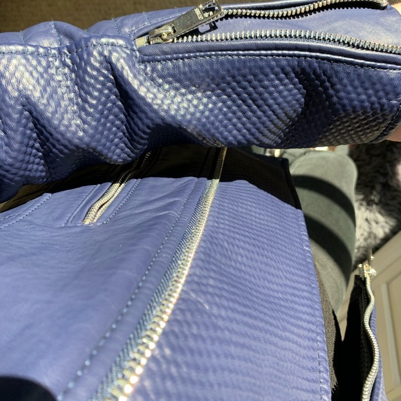 Beautiful GUESS jacket - Picture 3 of 6